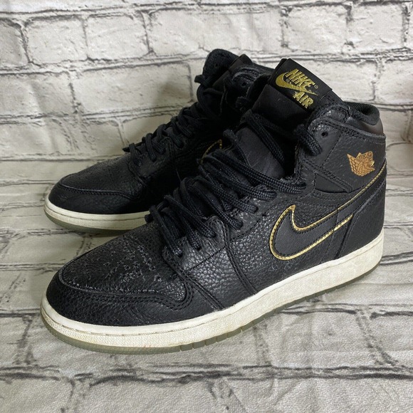 Nike Kids Black and Gold Sneakers - Picture 1 of 9